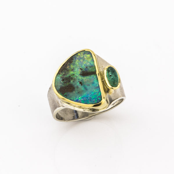 Sterlingsilberring mit Opal & Smaragd in GelbgoldFassung