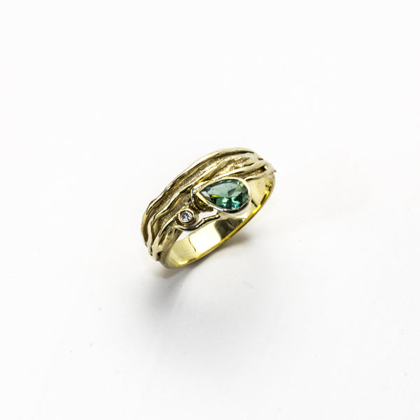 Gelbgoldring mit Turmalin & Brillant