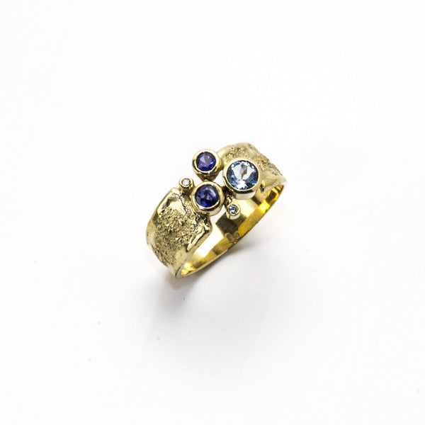 Gelbgoldring mit Aquamarin, Safiren & Brillanten