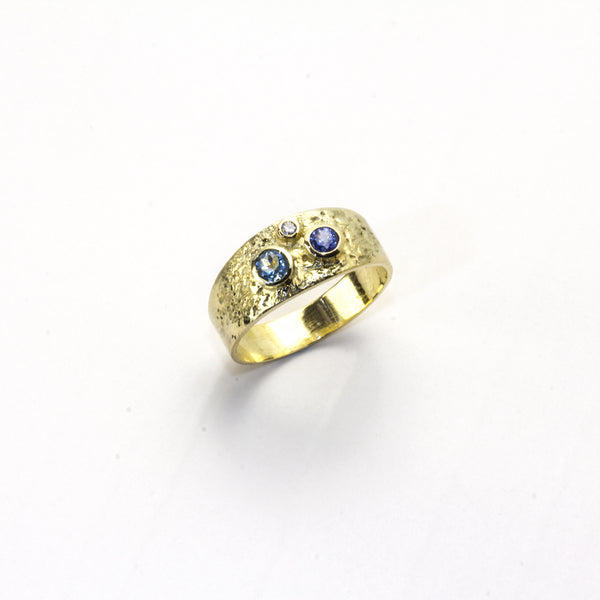 Gelbgoldring mit Aquamarin, Safir &Brillant