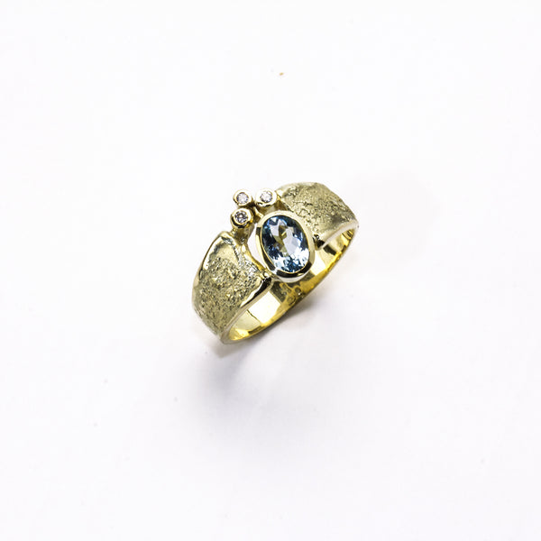 Gelbgoldring mit Aquamarin & Brillanten