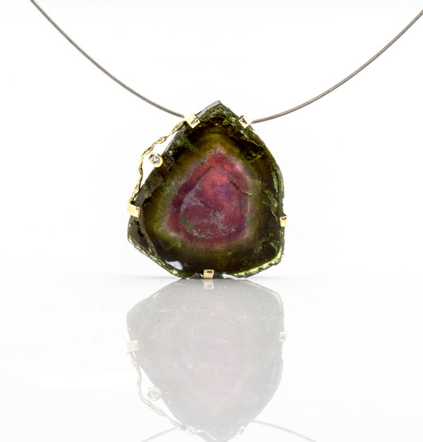 Anhänger aus Gelbgold mit Turmalin und Brillant