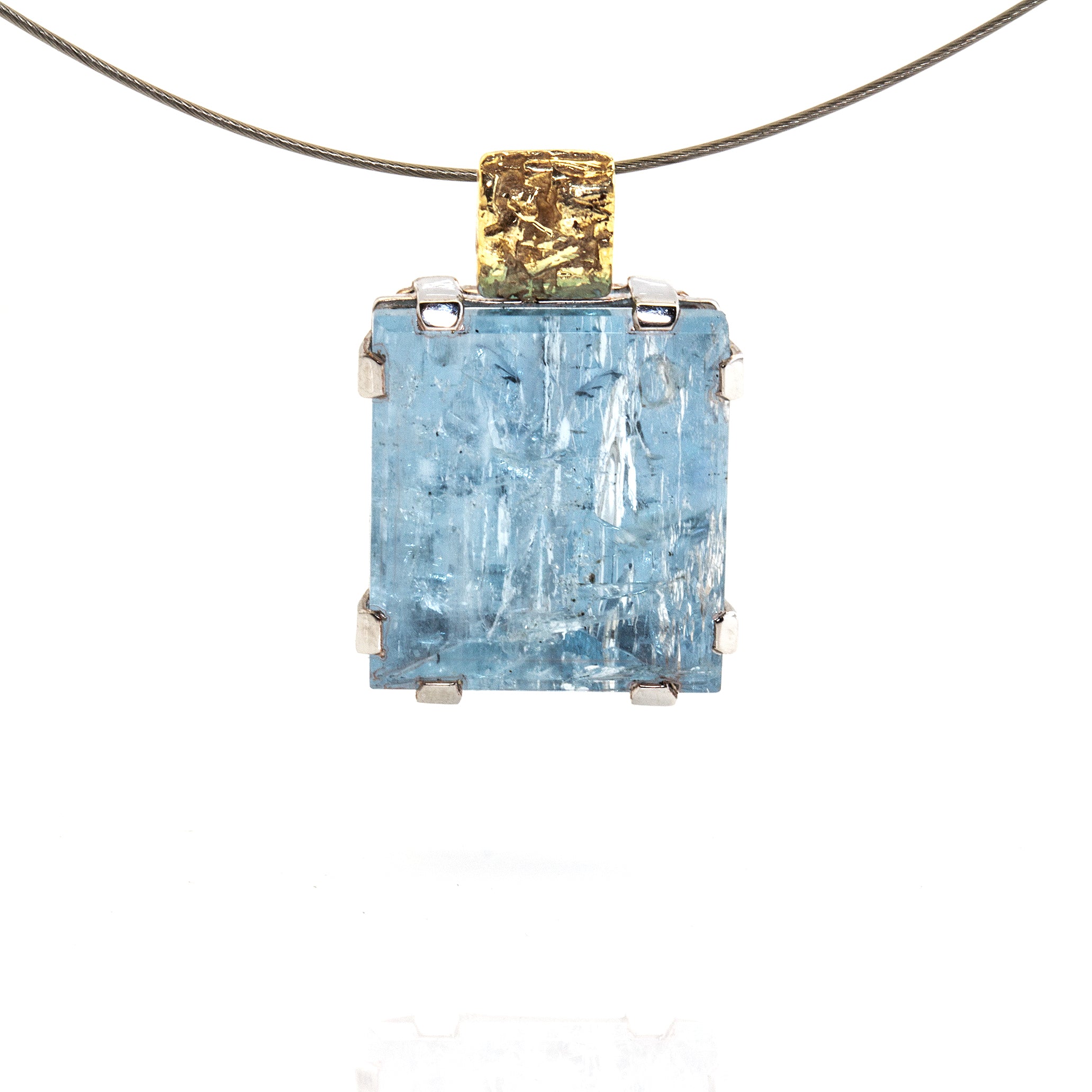 Anhänger aus Weiß- und Gelbgold mit Aquamarin