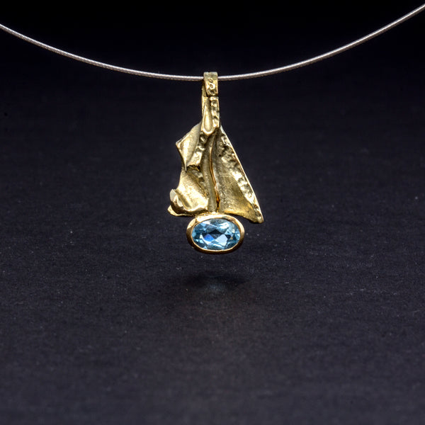 Anhänger aus Gelbgold mit Aquamarin
