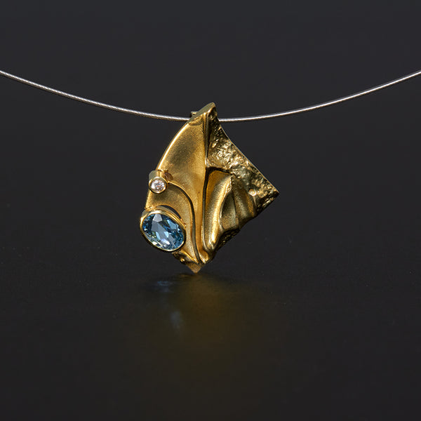 Anhänger aus Gelbgold mit Aquamarin und Brillant