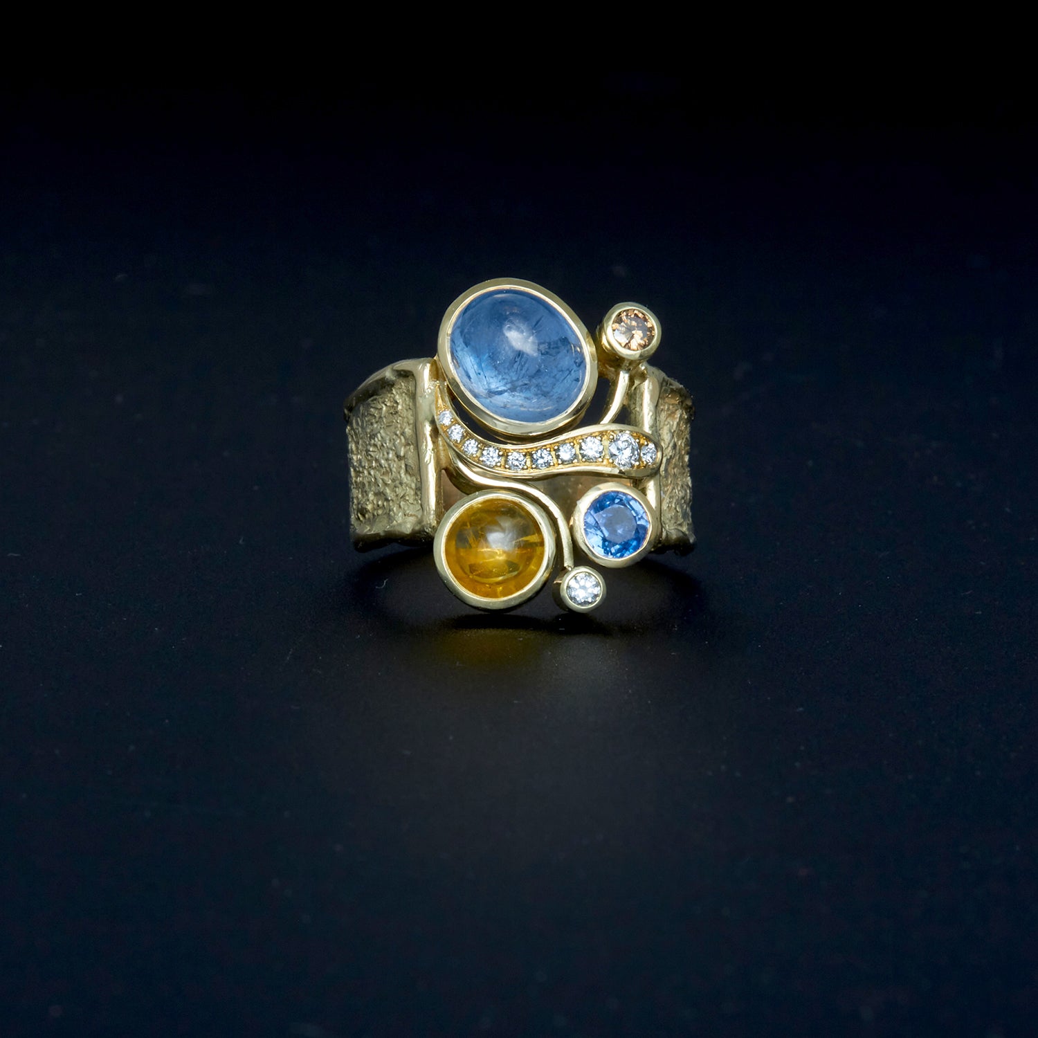 Gelbgoldring mit  Safiren & Brillanten