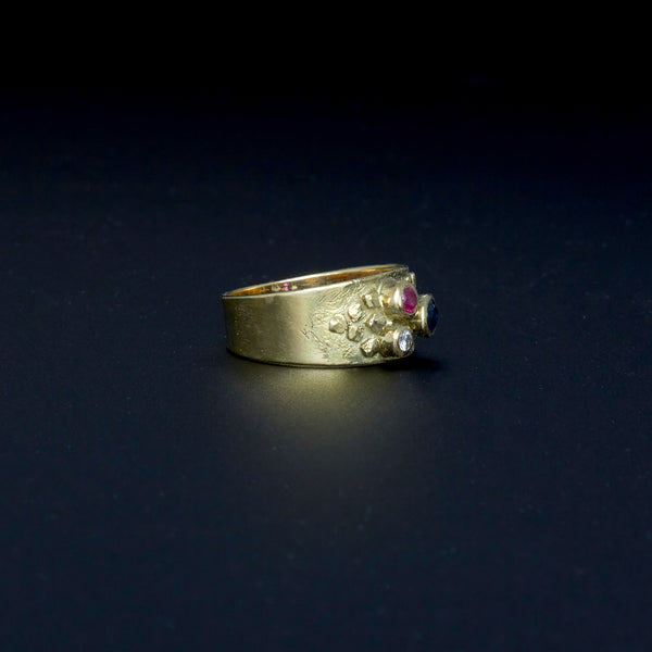 Gelbgoldring mit Safir, Rubin & Brillant