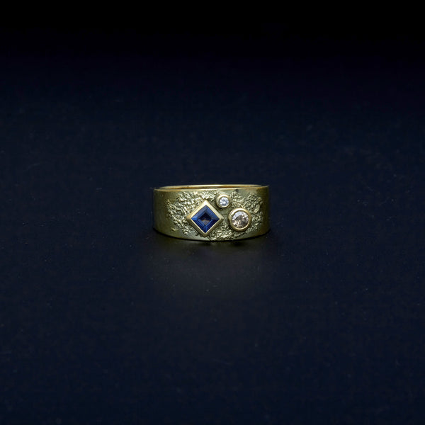 Gelbgoldring mit Safir & Brillant