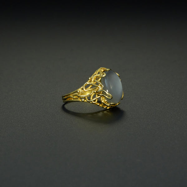 Ring mit Mondstein und Gelbgold