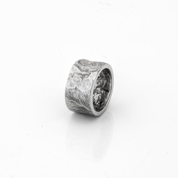 Ring 'Lava' aus Weißgold