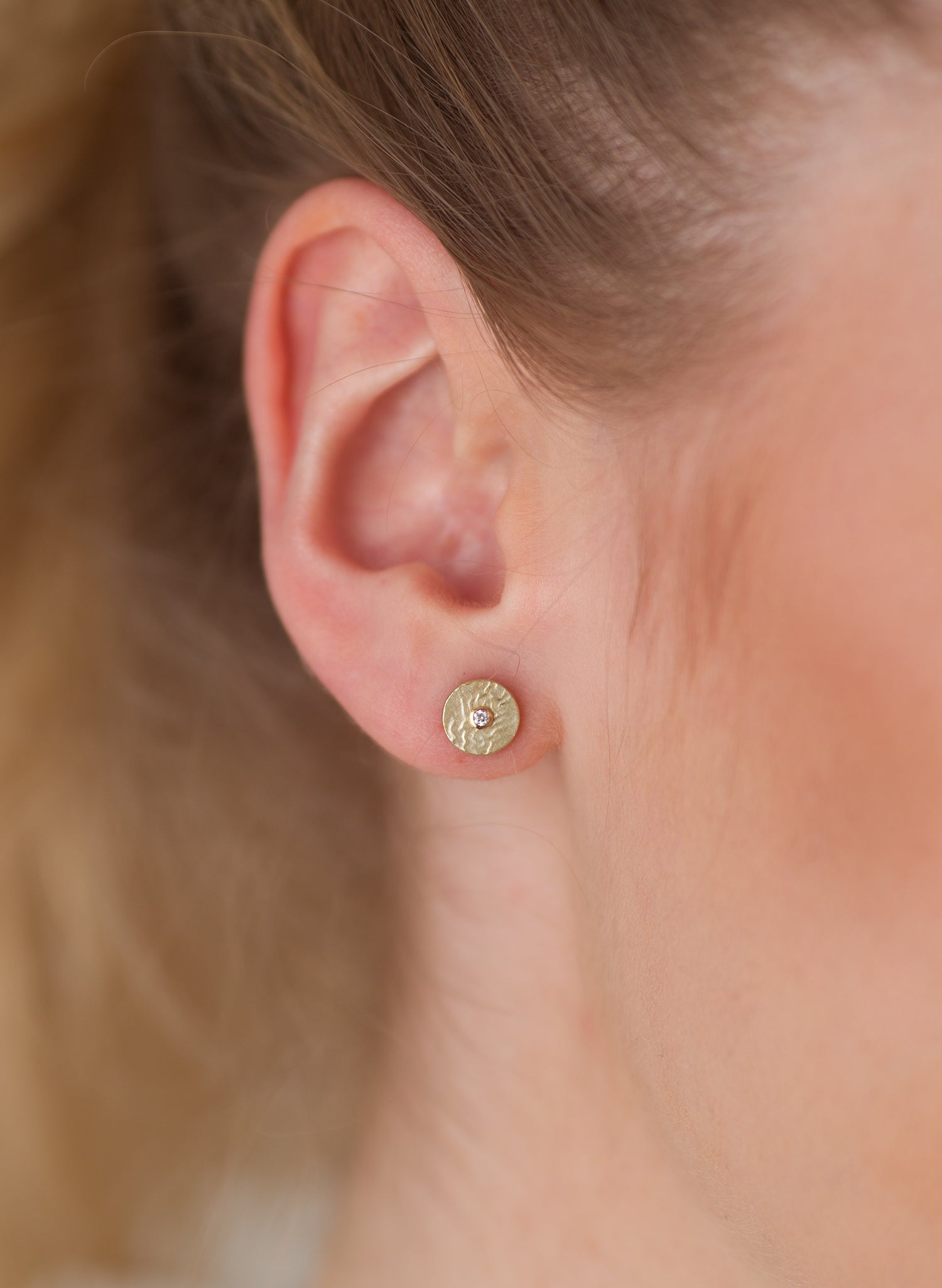 Ohrstecker 'Lava', ca.8mm, aus Gelbgold mit Brillant
