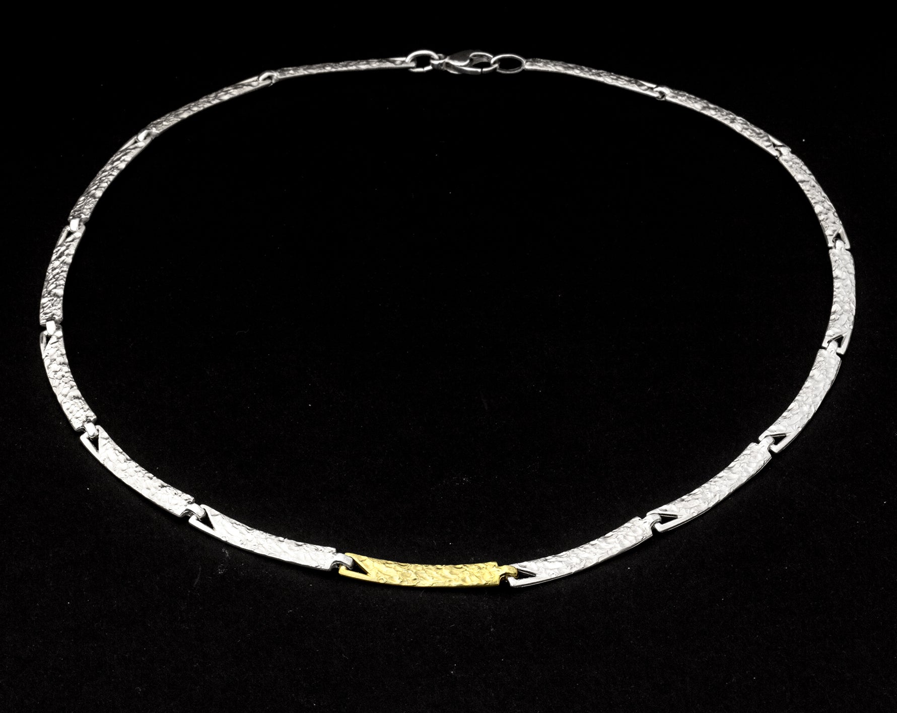 Kette 'Lava' aus Sterling Silber mit einem Gelbgoldteil