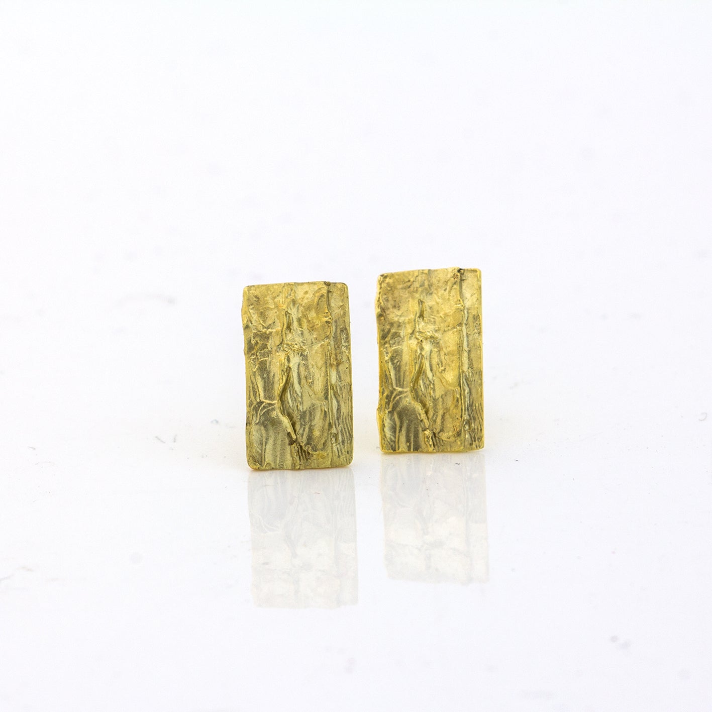 Ohrstecker 'Baumrinde' aus Gelbgold