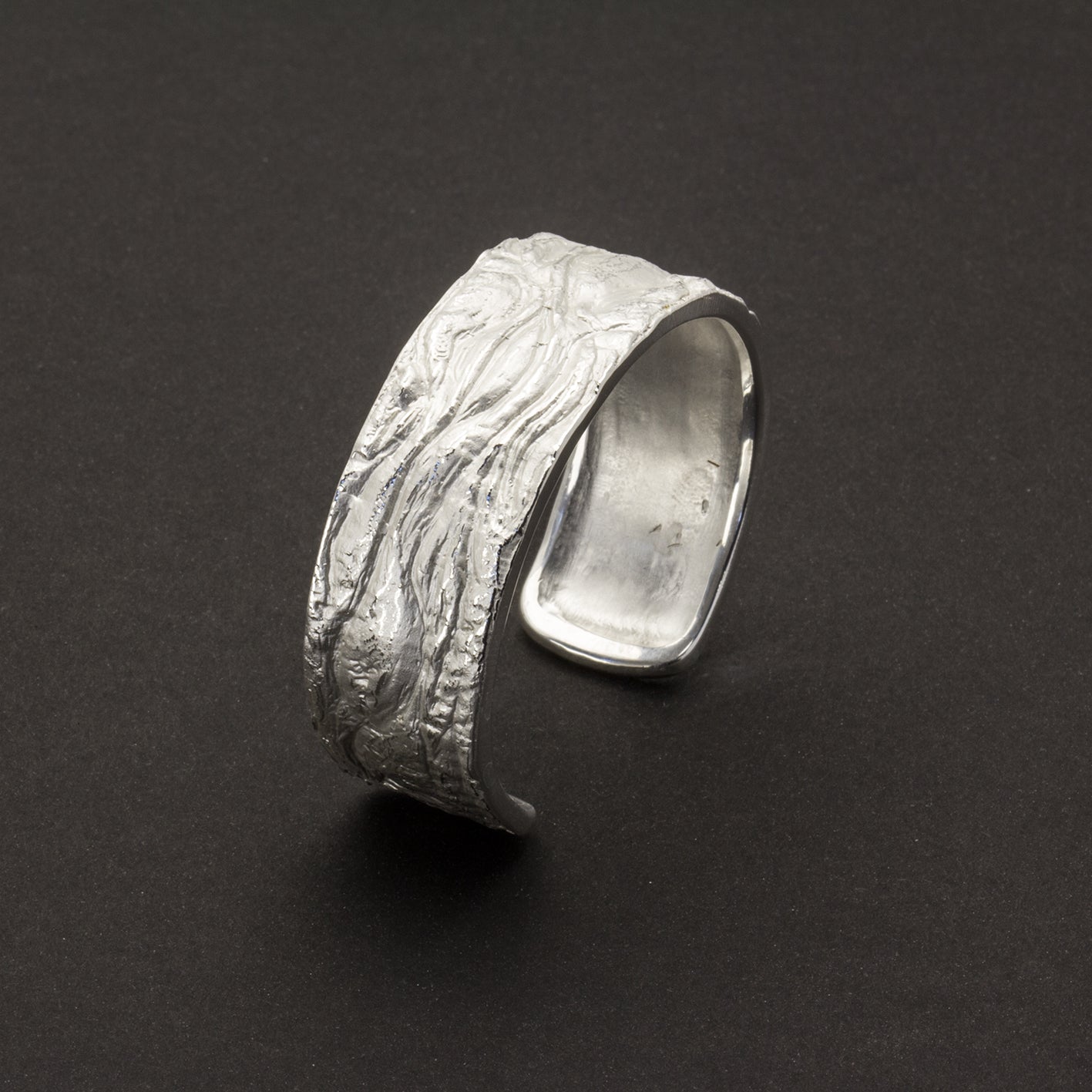 Armreif 'Baumrinde', 20mm | 925 Sterlingsilber