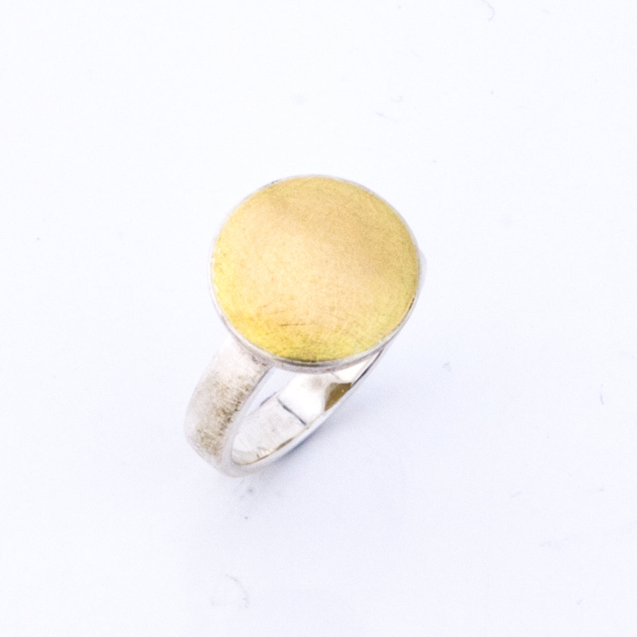 Ring aus Sterling Silber mit vergoldetem Ringkopf